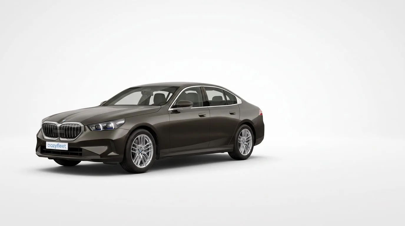BMW 540d xDrive Limousine in vorderer Dreiviertelansicht mit BMW Niere und LED-Scheinwerfern, Oberklasse-Limousine bei Eazyfleet